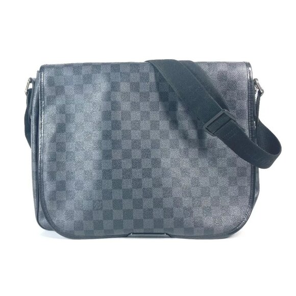 LOUIS VUITTON Damier Graphite Daniel GM Messenger Crossbody - Picture 1 of 15